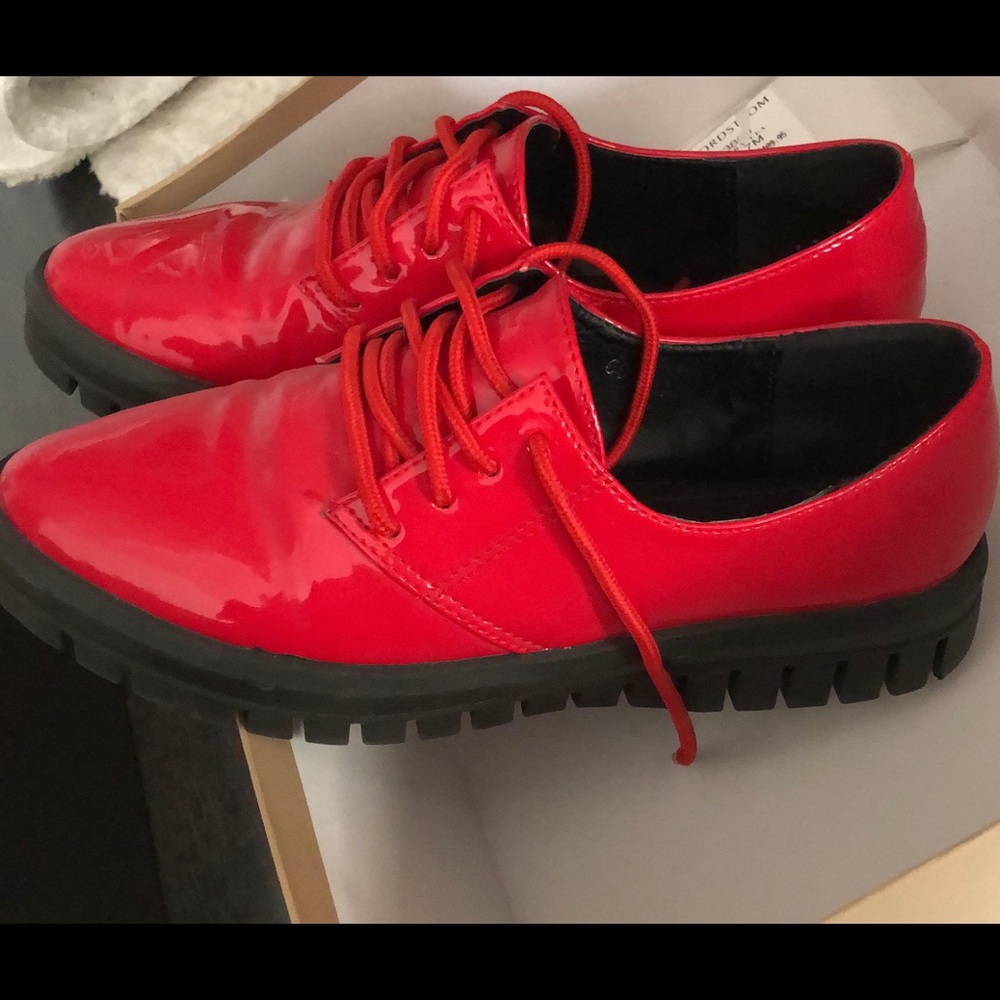 Oxfords. Red and fashionable!